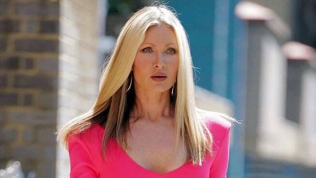 Slavná modelka (50) šla donaha, aby podpořila Ukrajinu: Provokativní snímky byly pro Instagram příliš