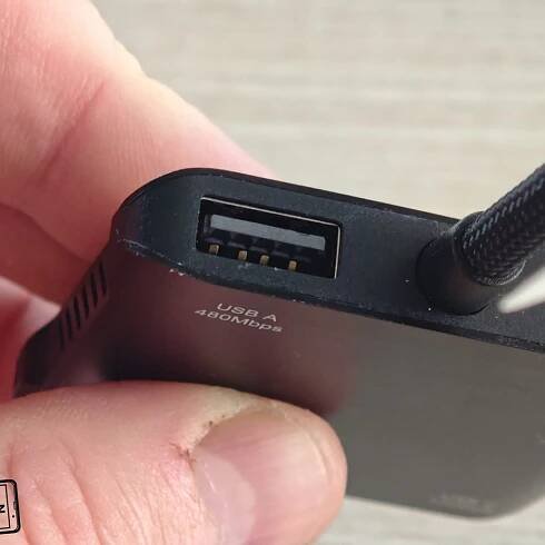 Test USB-C hubu FIXED HUB Quadri – 5 důležitých portů a vysoké rychlosti – Infoek.cz