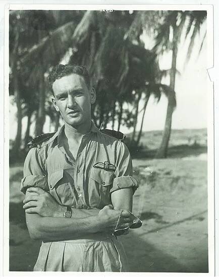 Spitfire pilots and aircraft database - F/O John Stewart HART RAF 