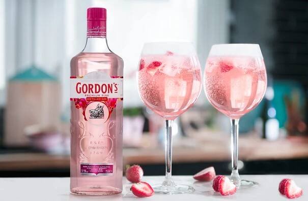 Gin Gordon’s se oblékl do růžové