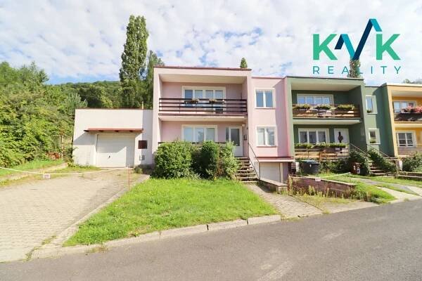 Prodej rodinného domu 7+1 se zahradou, dvojgaráží a garáží, pozemek 541 m⊃2;, Krupka – Bohosudov, ul. | KVK Reality s.r