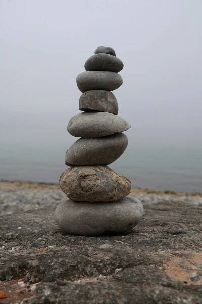 Shallow Focus Photo Of Balance Stones · Základová fotografie zdarma