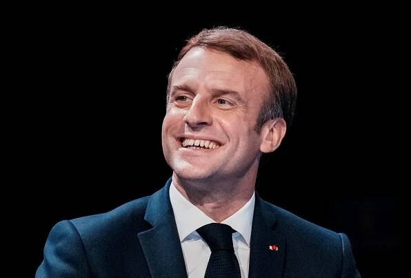 Novináři jsou ovce a spolky vymývají dětem mozky, tvrdí Macronův sok. Prezident se chlubil novou vizí