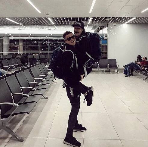 Foto jen pro otrlé! Kalousová se ve Vietnamu zranila při pádu na motorce