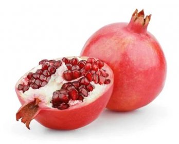 Zralé granátové jablko ovoce s polovina izolované na bílém pozadí — Stock obrázek