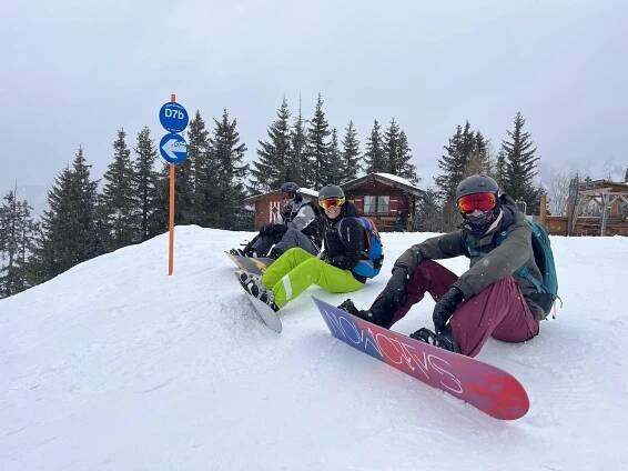 Join one of Snowminds' amazing snowboard camps in Austria!