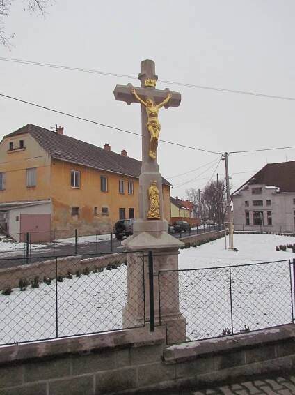 Soubor:Wayside cross in Krahulov, Třebíč District.JPG – Wikipedie