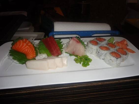 Lunch Sushi - Sakura Garden - Japanese Steak House