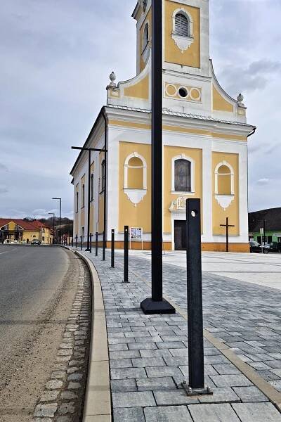 Slušovice - náměstí Svobody - Městský mobiliář STREETPARK