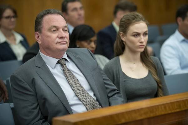 Bosch - Čestný muž - Z filmu - Gregory Scott Cummins, Madison Lintz