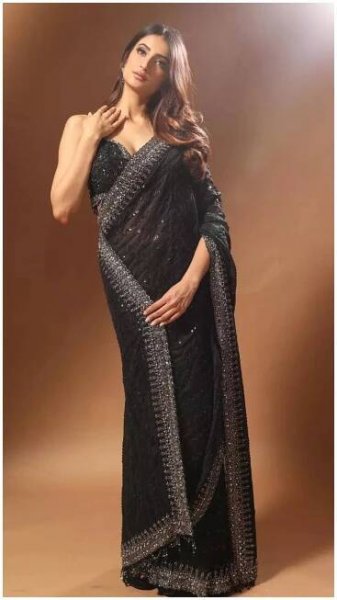 Palak Tiwari’s Top Looks in Black That Stole the Show