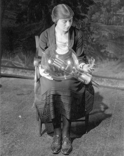 Maude Adams, with incandescent lamps, 1922. Museum of Innovation & Science