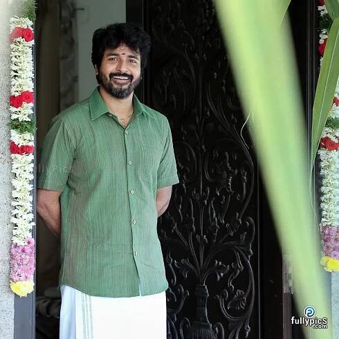 Actor Sivakarthikeyan HD Pictures - FullyPics
