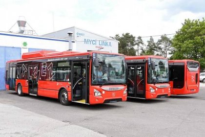 V Chebu budou jezdit v MHD nové autobusy Iveco Urbanway a midibusy Rošero