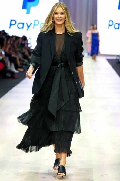 Elle Macpherson returns to the runway after a 14 year absence at the PayPal Melbourne Fashion Festival 
