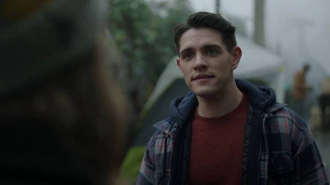 Riverdale - Kapitola 103: Smrt na pohřbu - Z filmu - Casey Cott