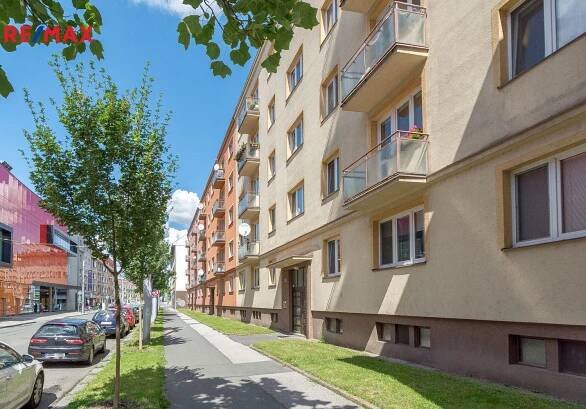 Pronájem bytu 2+1, 62 m⊃2; - Hradec Králové | RE/MAX Future