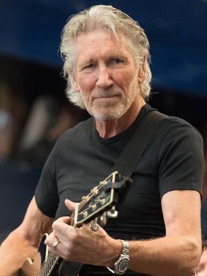 Súbor:Roger Waters Newport Folk Festival 2015.jpg – Wikipédia