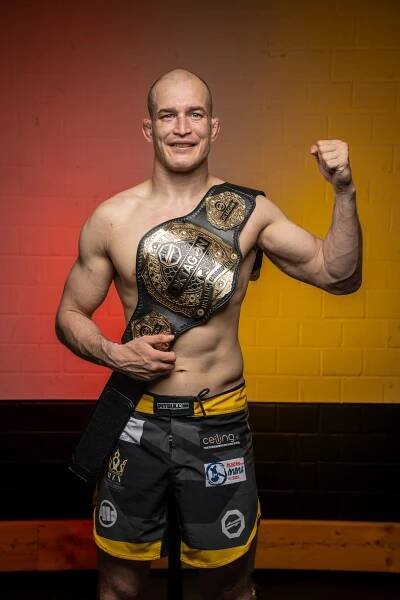 Slovenský MMA bojovník Pavol Langer