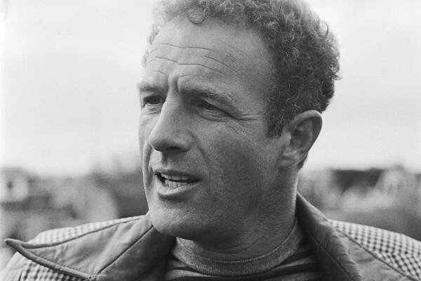 Do hereckého nebe zamířila nedávno další z hollywoodských legend. V případě čtyřikrát ženatého Jamese Caana tak Hollywood přišel o jednoho z nejvášnivějších a nejdivočejších herců své generace.