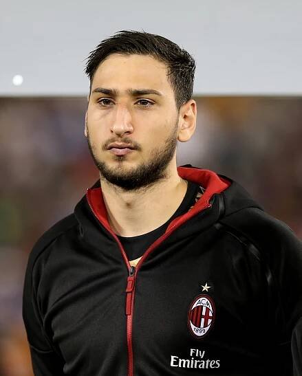 Gianluigi Donnarumma (* 25. února 1999, Castellammare di Stabia... - dofaq.co