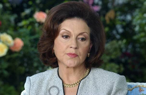 Gilmorova děvčata - Láska si nevybírá - Z filmu - Kelly Bishop
