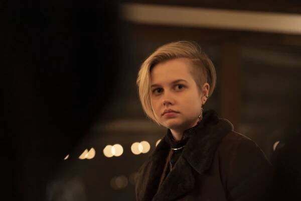 Mare z Easttownu - První dáma Hawks - Z filmu - Angourie Rice