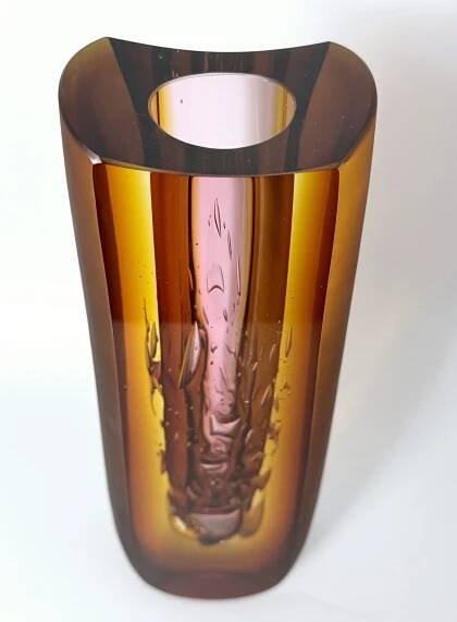 Skleněná broušená váza amber vysoká 35x11x7 cm - Pavel Havelka - Image 3