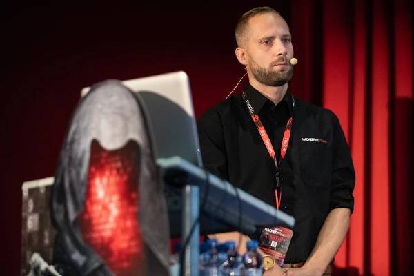 Přednášky o IT bezpečnosti a hackingu - Martin Haller
