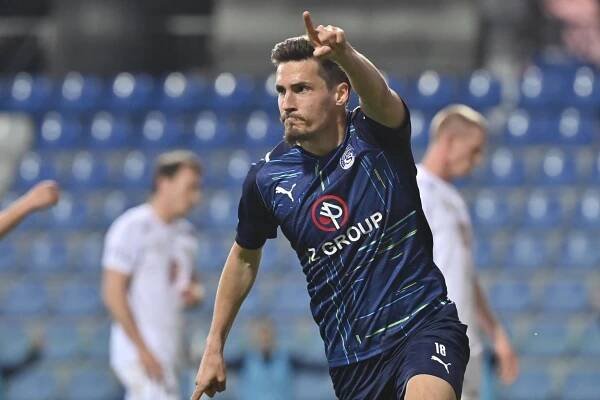 Sparta hlásí další posilu. Dotáhla Sadílka ze Slovácka, opačným směrem míří Trávník