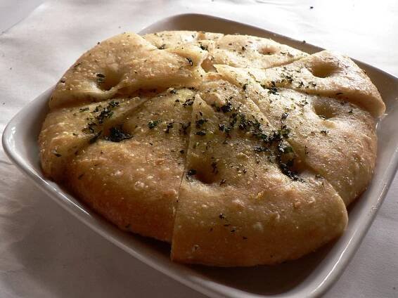 Soubor:Un piatto di focaccia.jpg – Wikipedie