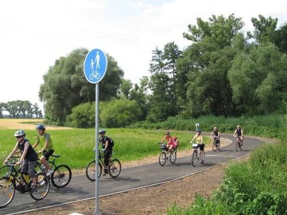 U Čáslavi slavnostně otevřeli novou stezku pro cyklisty