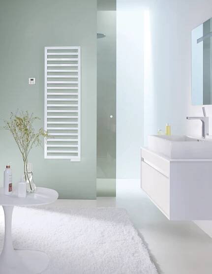 Zehnder_RAD_Quaro-EL_RACY-S_bathroom_140_45_traffic_white