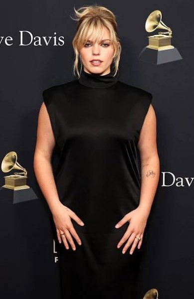 Renee Rapp attends the 66th GRAMMY Awards Pre-GRAMMY Gala & GRAMMY Salute to Industry Icons Honoring Jon Platt at The Beverly Hilton on February 03, 2024 in Beverly Hills, California.