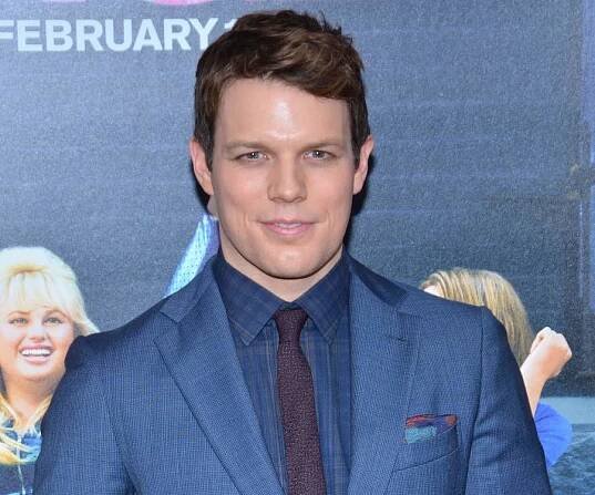 Jake Lacy Biography - Facts, Childhood, Family Life & Achievements