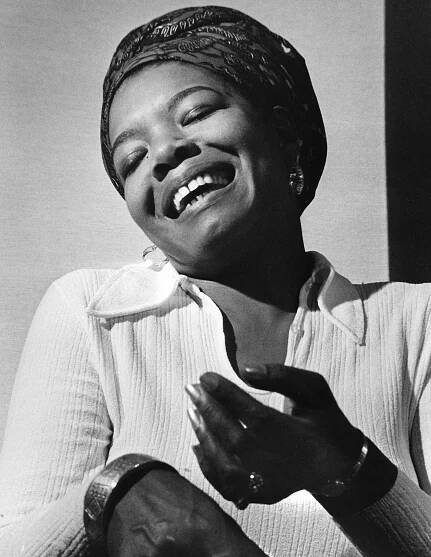 Maya Angelou, Lyrical Witness of the Jim Crow South, Dies at 86
