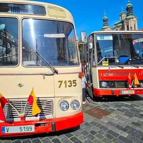 Prague celebrates 100 years of bus service