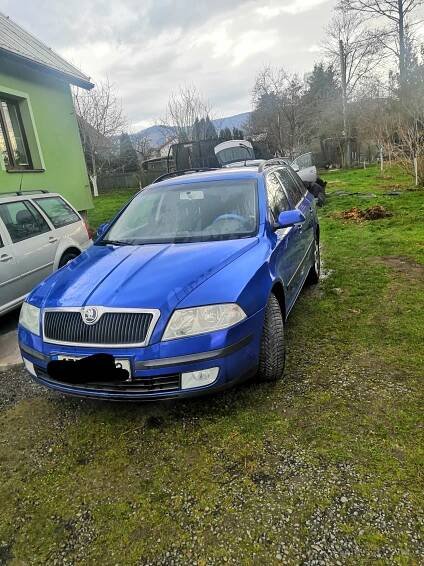 Škoda Octavia-2 kombi 1.9 TDI, rok 2007, výkon 77 kW, stav tachometru: 386 000 km, tento rok udělaná nová technická, dennodenně v provozu. Manuální převodovka, automatická clima, Bluetooth radio, tažné, mlhovky, alu-disky, náhradní sezónní sada pneumatik v ceně. Původně odvezeno se SRN cena 67000kč - InzerceTrinec.cz