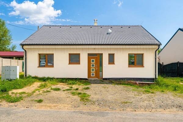 Rodinný dům – novostavba 5+1 s bazénem | Reality.iDNES.cz 