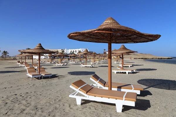 The beach at Three Corners Equinox 
Marc Ryckaert – CC BY-SA 4.0 – via Wikimedia