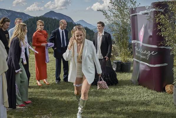 Die Hochzeit - Episode 4 - Z filmu - Gustav Schmidt, Anja Kling, Martin Brambach, Lena Klenke, Felix Kreutzer