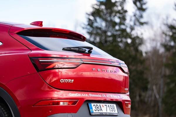TEST: Čínský Dongfeng Fengon 5: Evropané pořád chtějí normální motory, jen už je málokdo nabízí