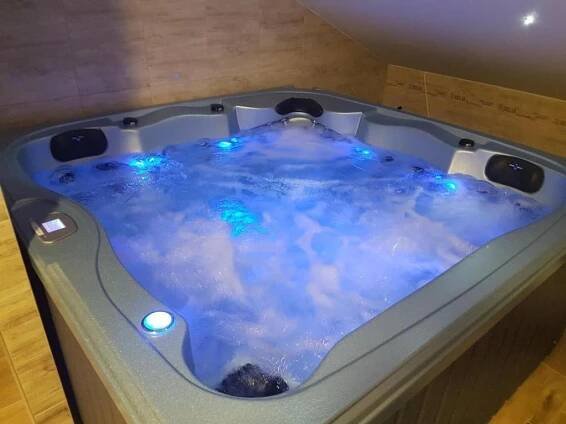 Privátní Vířivka Loštice Wellness Apartmány EMPORIO