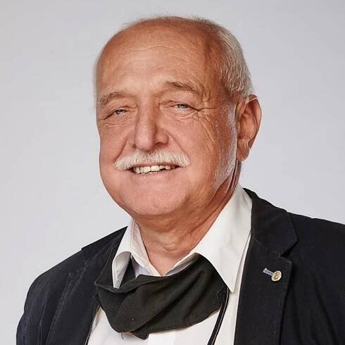 Pepin z Hané vyhrál první kolo. O Senát se utkají kamarádi Ošťádal a Zahradníček