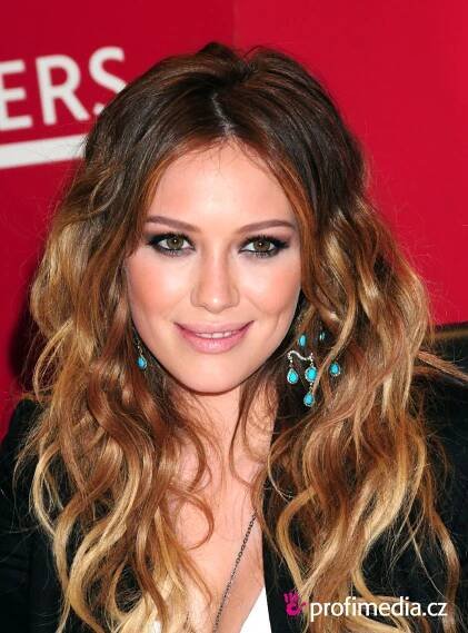Hilary Duff - celebrity účes - HappyHair