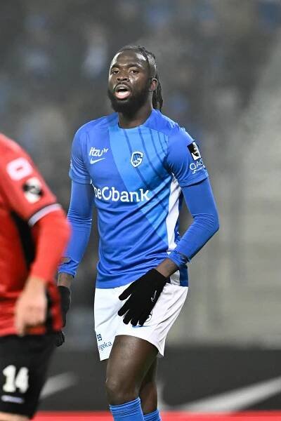 Soccer player Tolu Toluwalase Arokodare in a blue uniform.