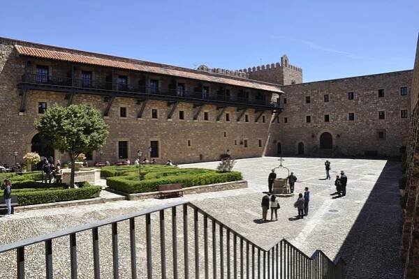 Pati d'Armes del Castell de Sigüenza de Castella - La Manxa