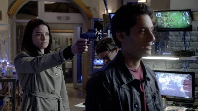 Continuum - Second Time - Z filmu - Rachel Nichols, Stephen Lobo