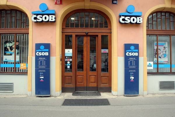 Odboráři v ČSOB vyhlásili stávkovou pohotovost. Služby na pobočkách omezovat zatím nechtějí