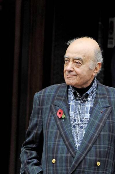 Jako by jim chtěl vyfouknout Big Ben. Mohamed Al-Fayed, pouliční prodavač, který věřil, že bude tchánem princezny